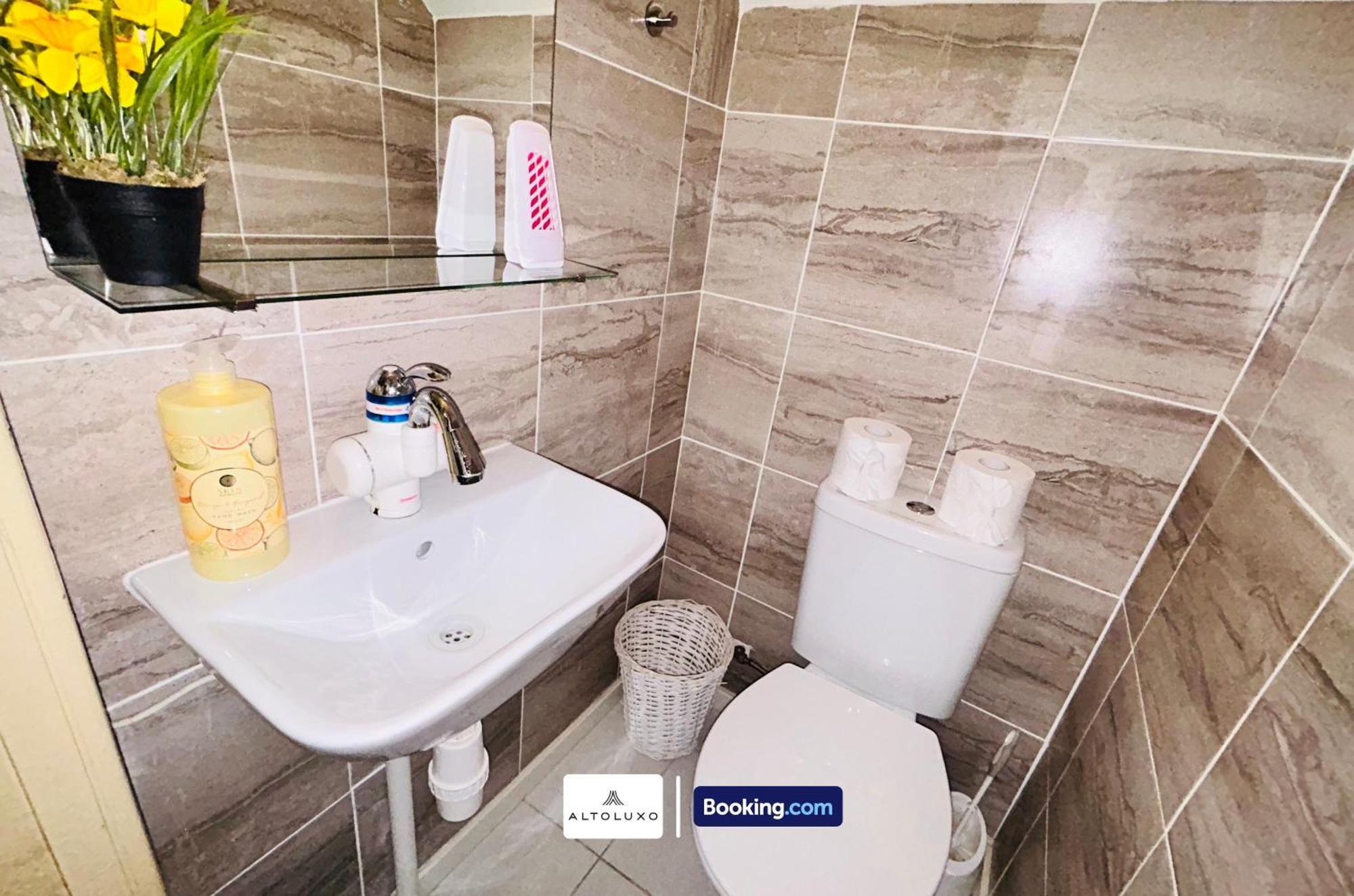 The European 3 Bedroom House By Altoluxoexperience Short Lets & Serviced With Free Parking Bristol