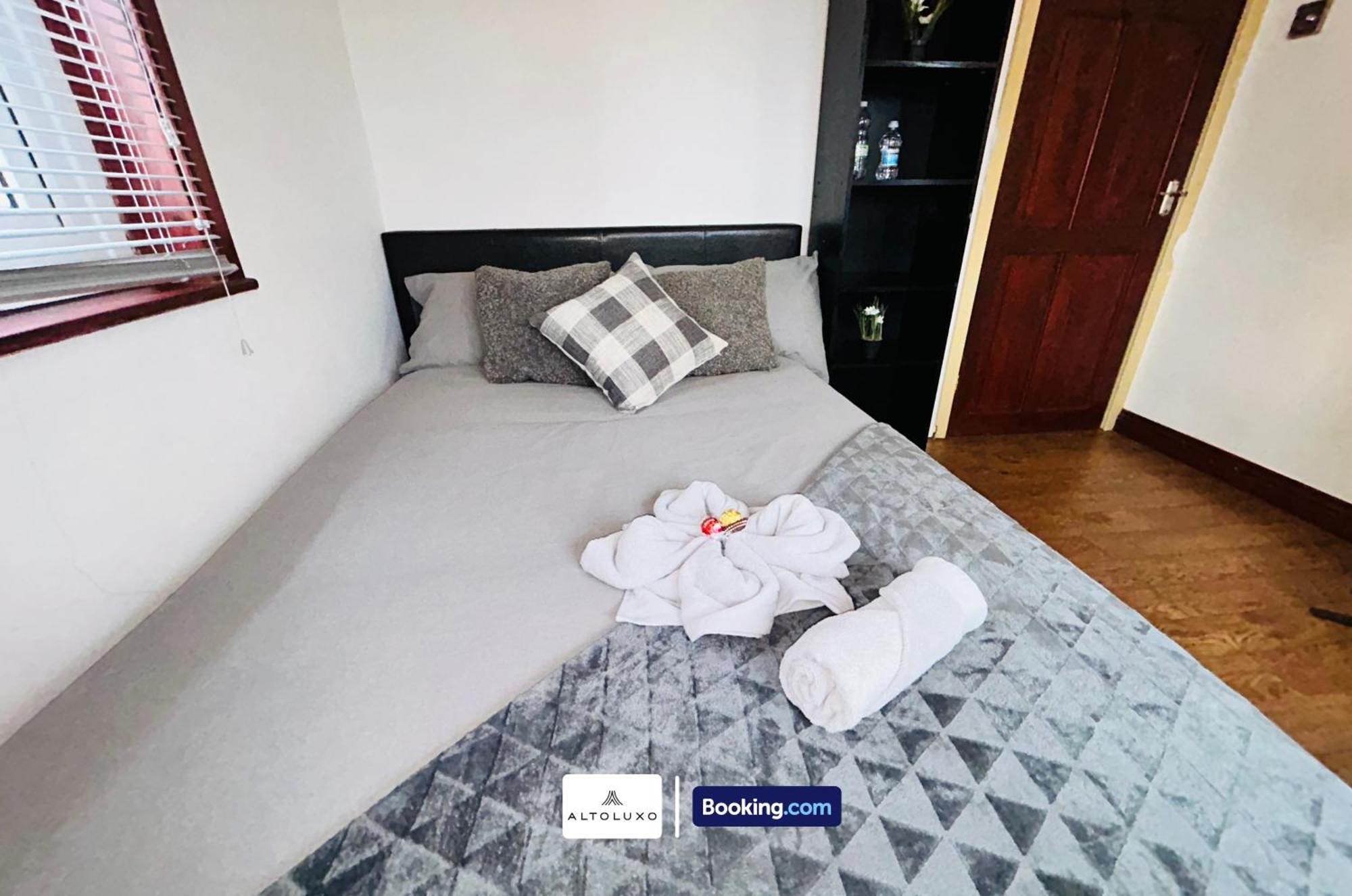 The European 3 Bedroom House By Altoluxoexperience Short Lets & Serviced With Free Parking * Bristol